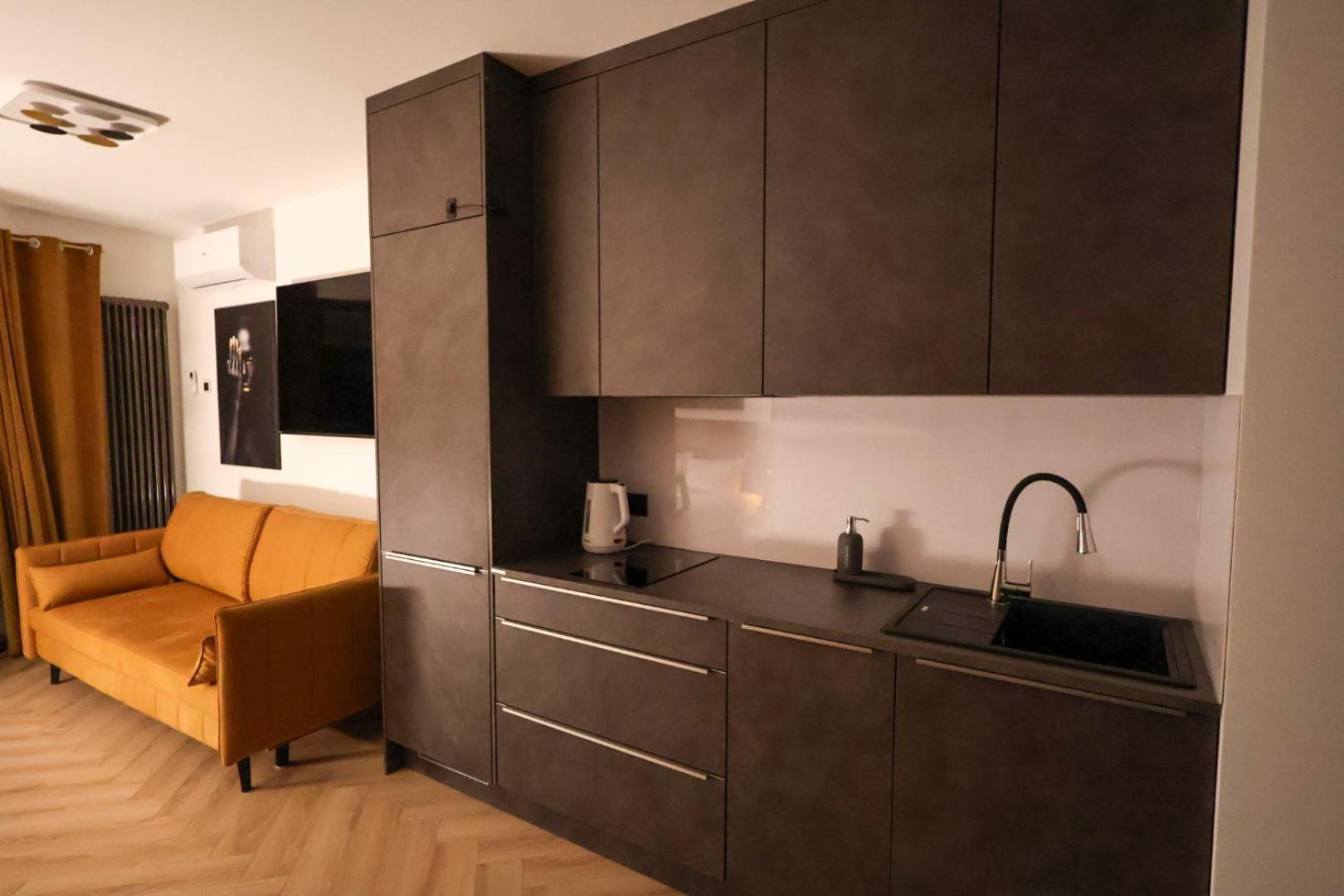 Premium Studio Klobucka Airport Варшава Экстерьер фото